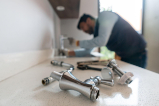 Artisan Repair - Plumbing - Locksmith - Glazing - Intervention 7 days a week