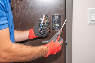 Artisan Repair - Plumbing - Locksmith - Glazing - Intervention 7 days a week