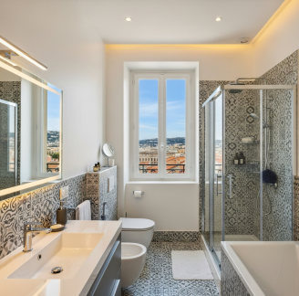 Rénovation Salle de Bain à Nice : Solutions Professionnelles pour un Confort Moderne et Raffiné